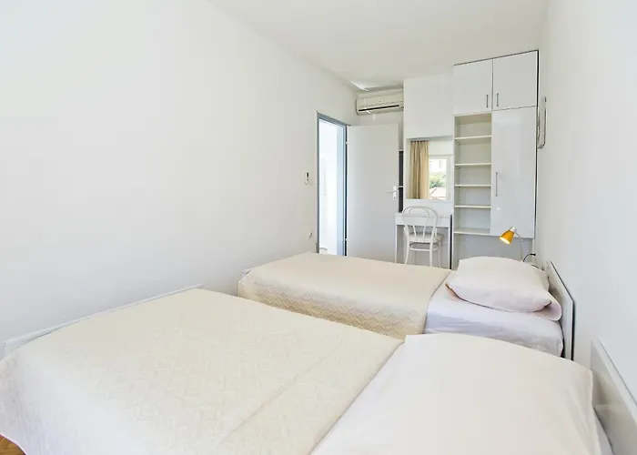 Summer Oliva Hvar * Hvar Town